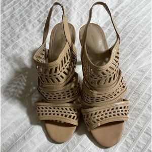 - Adrienne Vittadini nude peak toe sling back heels